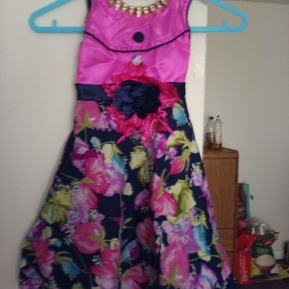 Frock 3 for 10 - Picture 2 of 2